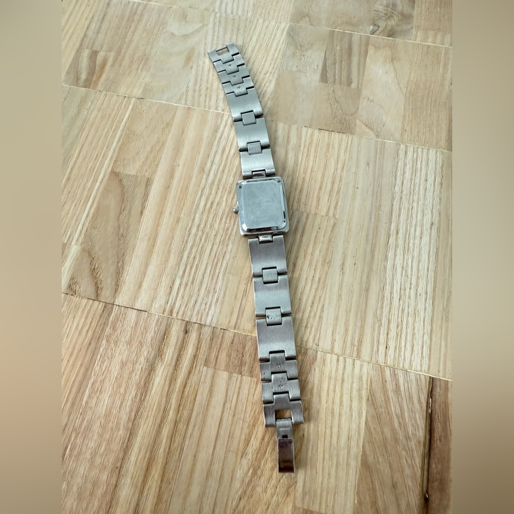 Eddie Bauer ladies tank style silver tone metal watch NEW BATTERY - Picture 8 of 11